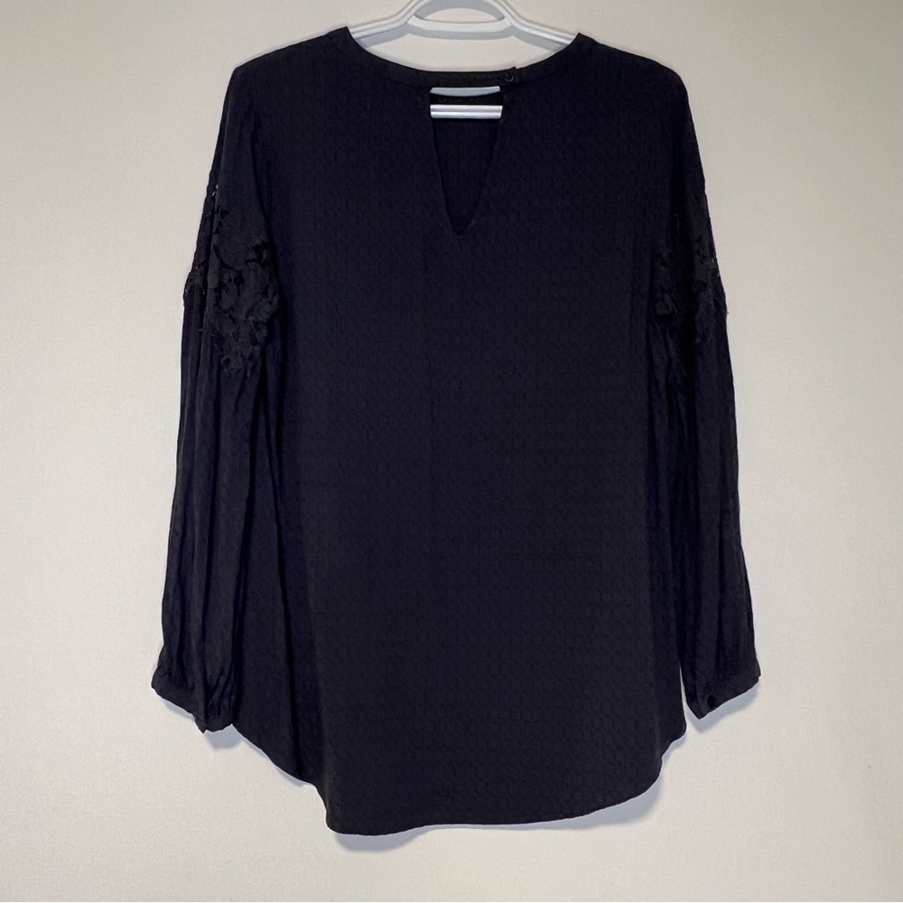 Chic navy blue Camber&Grace Women's Blouse - Picture 2 of 10